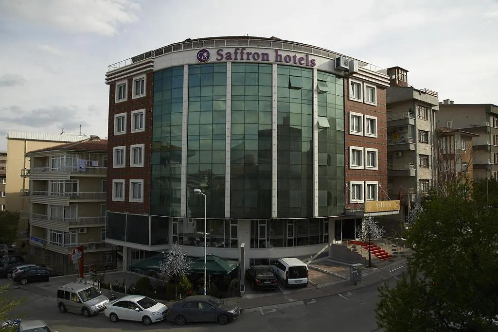הקונטקטים של Saffron Hotel